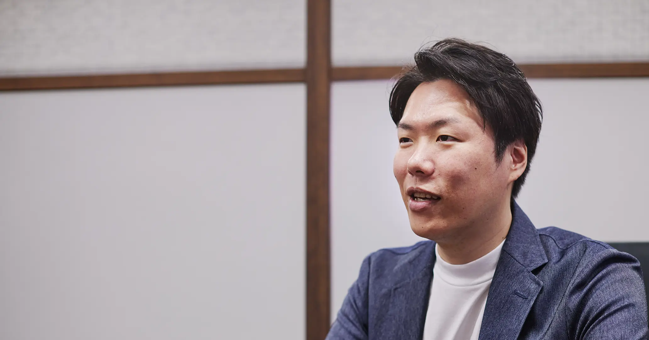 フロント営業社員