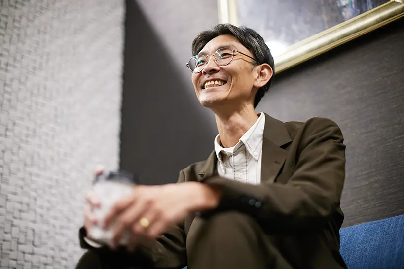 インタビューを受けるプランナー社員1