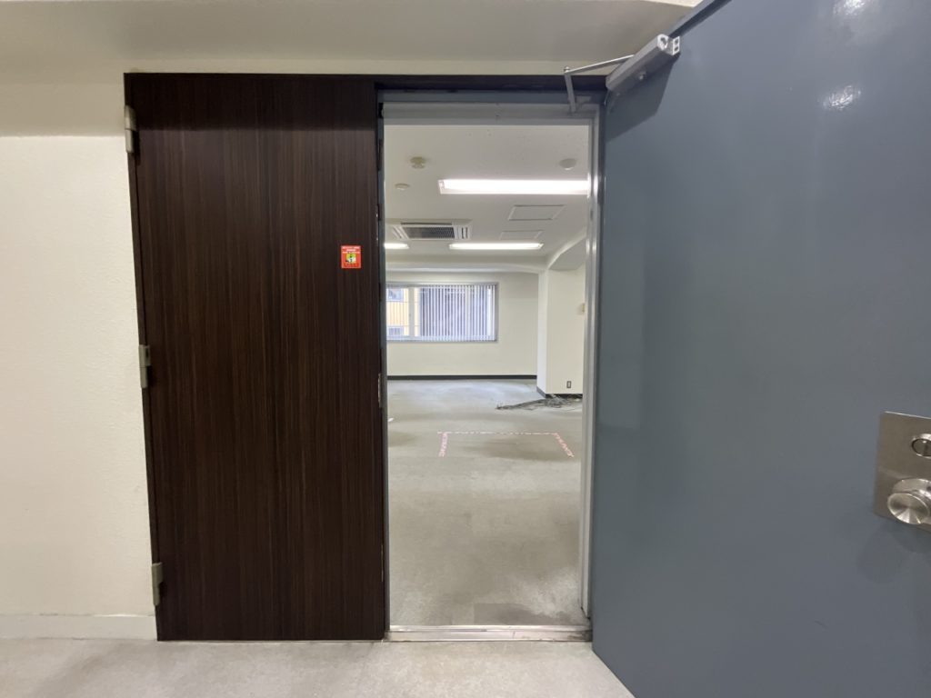 モダンな雰囲気の中に「斜め」を生かしたデザイン