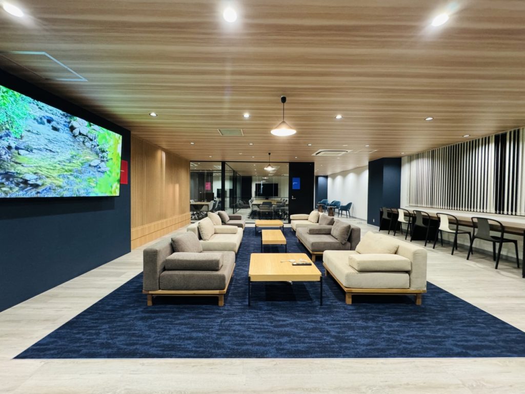 オフィスのロビーは企業の顔!魅力的なロビー設計のポイント | 株式会社アルファーテクノ|小・中・大規模オフィスの移転・レイアウト・内装工事 ...