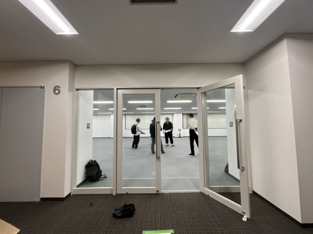 木製格子で仕上げた新規オフィス