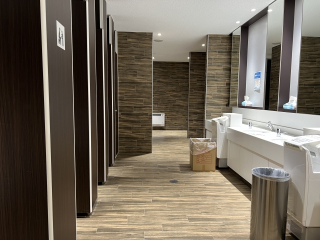 オフィスの快適性向上に欠かせないトイレブースの選び方と運用ポイント